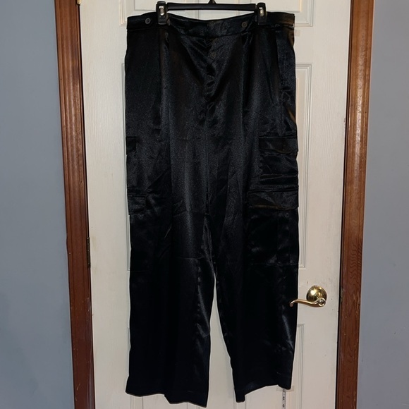 New-a new day-16-black-high-rise, satin, pleated, wide leg, slouchy, cargo pants - Picture 1 of 15
